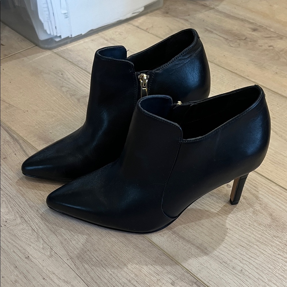 Clarks Black Leather Ankle Booties‎